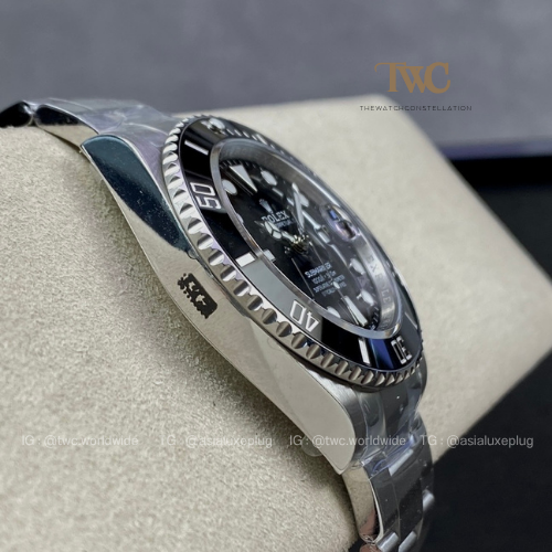 Rolex Submariner Date
