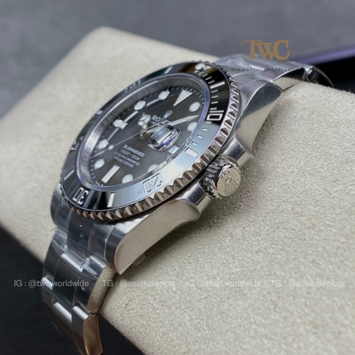 Rolex Submariner Date