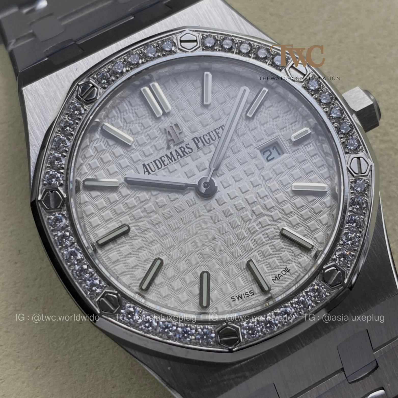 Audemars Piguet Quartz 33mm White Dial Frosted Bezel