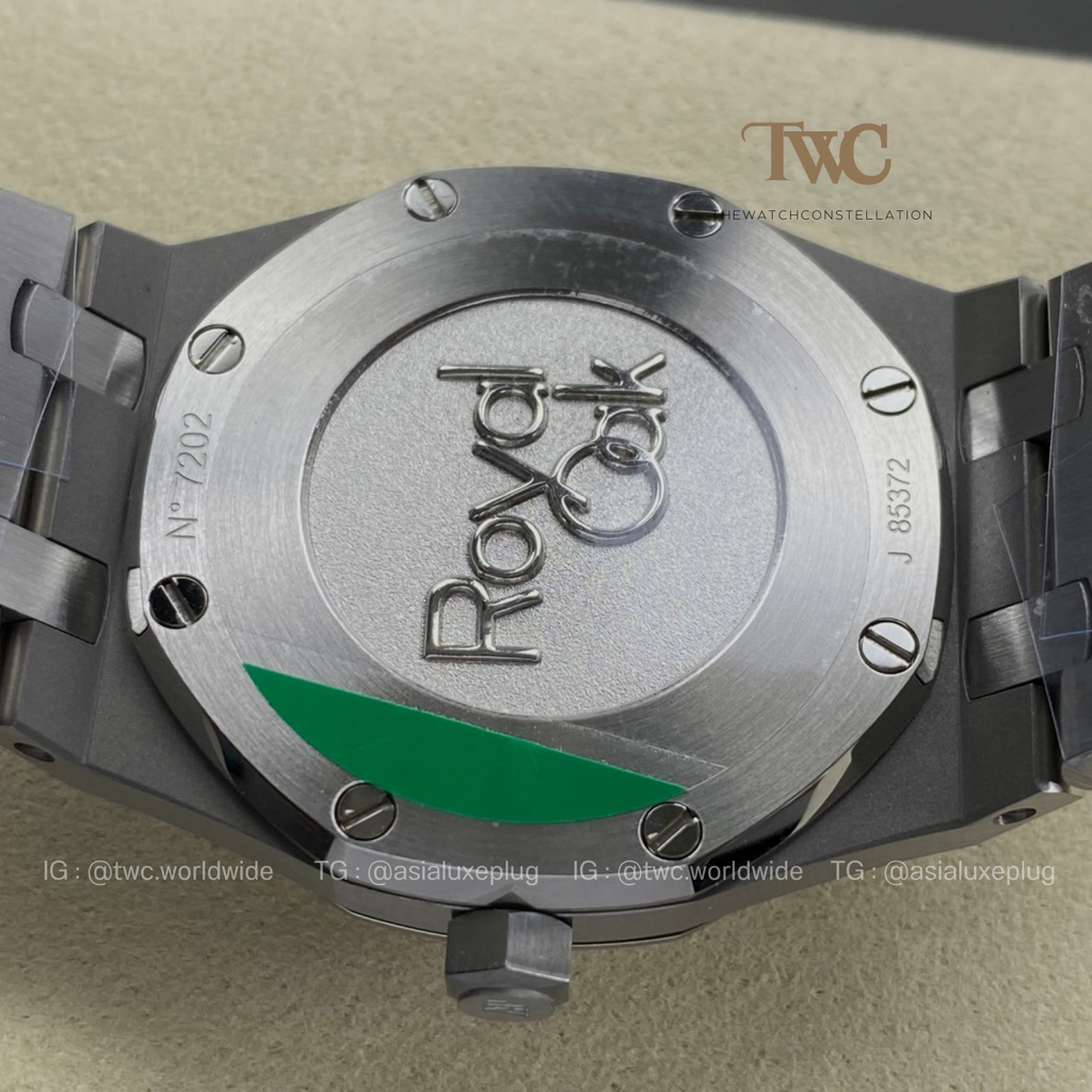 Audemars Piguet Quartz 33mm White Dial Frosted Bezel