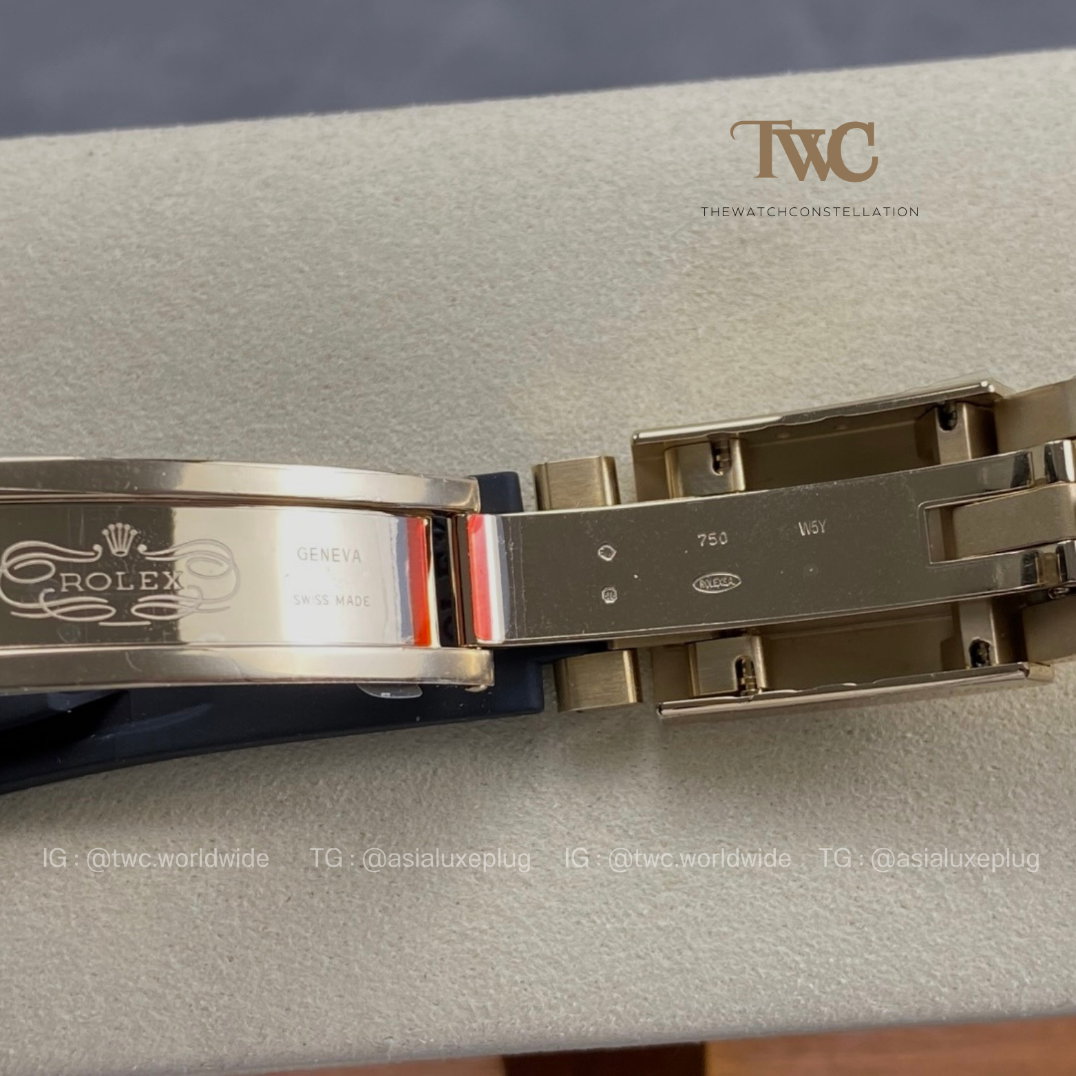 Rolex Daytona OysterFlex Yellow Gold Red Accents